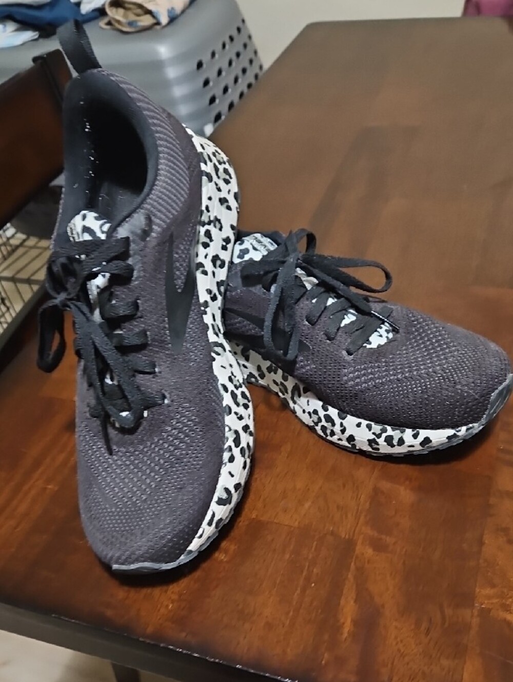 Brooks Women's Black Revel 5 Sneakers with White Leopard-Print Sole - Picture 2 of 5